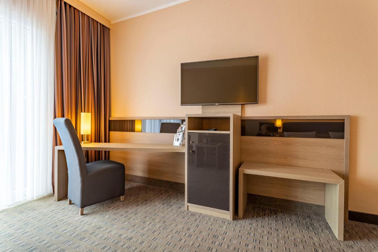 Parkhotel Berghoelzchen Hildesheim Exterior photo
