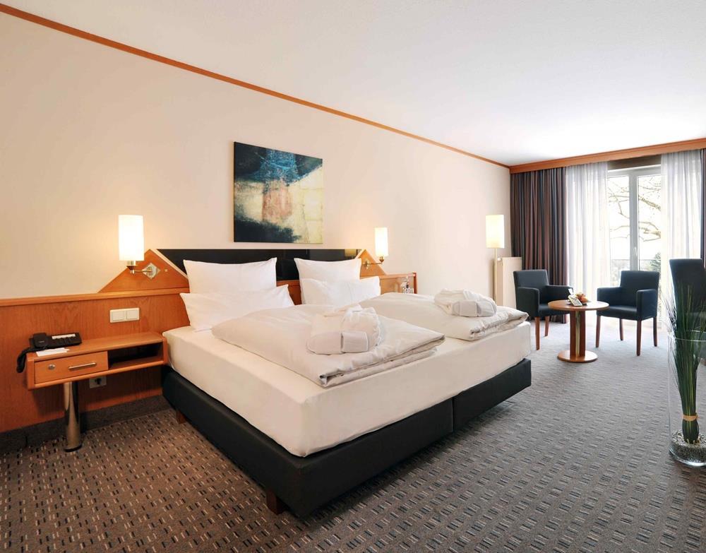 Parkhotel Berghoelzchen Hildesheim Room photo